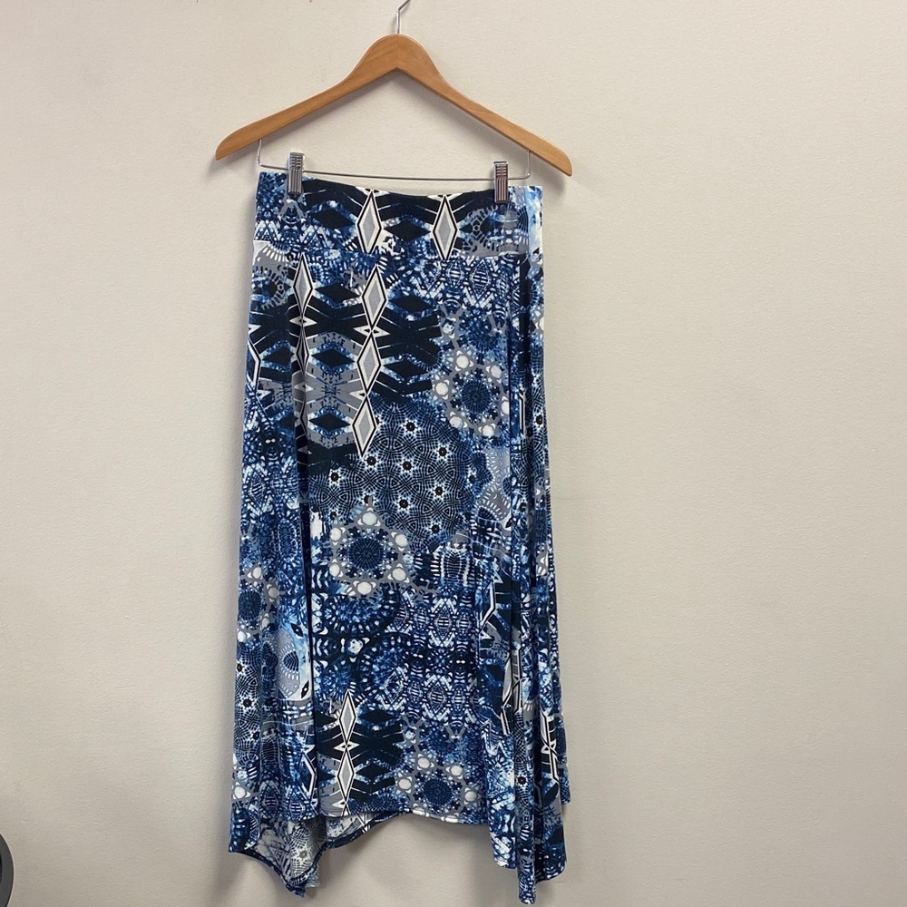 Elegant Blue and White Patterned Maxi Skirt